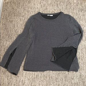 Like New! Zara B/W Bell Sleeve Top